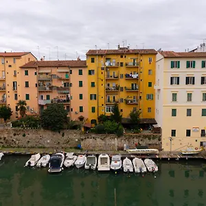 Le Streghe E Art,centralissimo Con Garage Su Richiesta Livorno